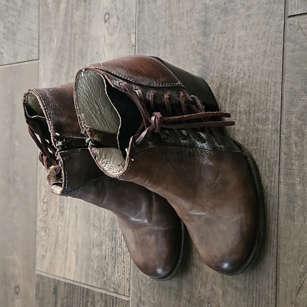 FREEBIRD Woman's Size 8 Leather Booties